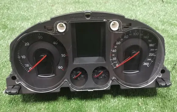 Volkswagen PASSAT B6 Speedometer (instrument cluster) 3C0920871