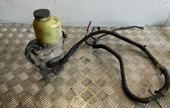 Opel Zafira A Power steering pump 