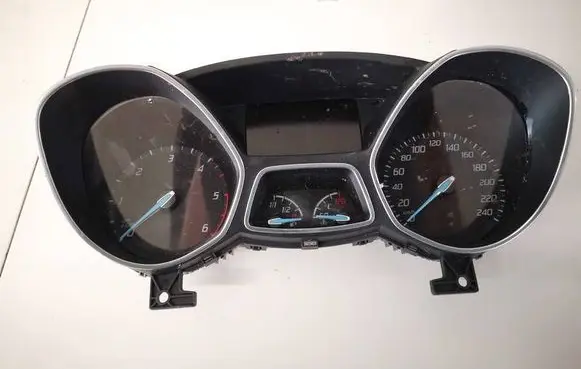 Ford Focus Speedometer (instrument cluster) bm5t10849blg