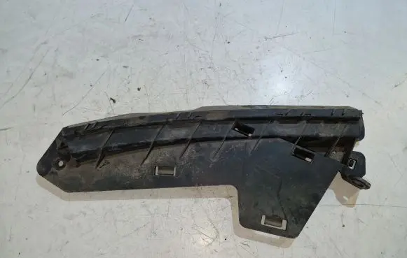 Volvo XC70 Front bumper mounting bracket 30796387