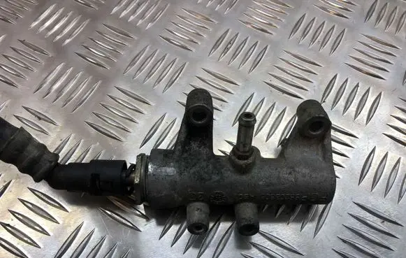 Opel Vectra C Fuel pressure regulator 55203803