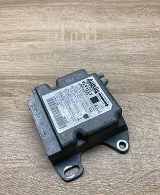 Renault Scenic I Airbag control unit/module 8200117652B 600639500