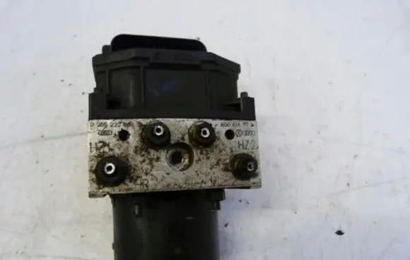 Skoda Fabia Mk1 (6Y) ABS Pump 0265800003