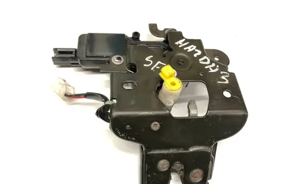 Mazda 3 I Tailgate/trunk/boot lock/catch/latch B6724