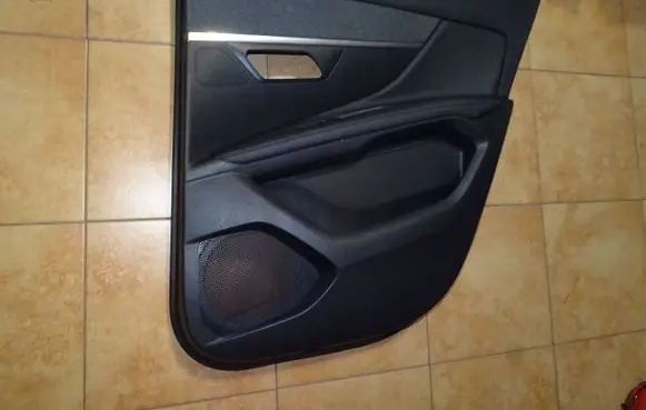Peugeot 3008 II Coupe rear side trim panel 