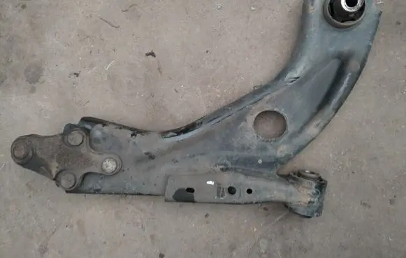 Opel Grandland X Front lower control arm/wishbone 98138523
