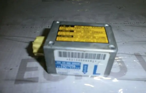 Lexus IS 200-300 Airbag control unit/module 8983053030 2523001500