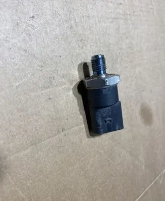 Fuel pressure sensor