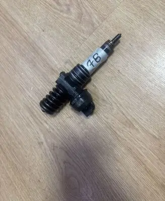 Audi A4 S4 B6 8E 8H Fuel injector 038130073BA 0414720216