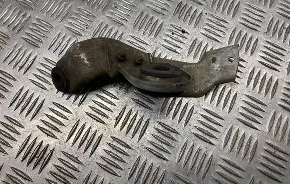 Audi A8 S8 D3 4E Intercooler pipe mounting bracket 4E0145813C