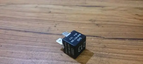 Audi A4 S4 B5 8D Other relay 443951253J 899511000