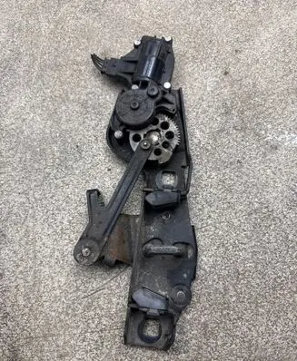Tailgate/trunk/boot lock/catch/latch
