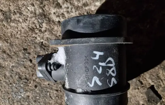 Volvo S60 Mass air flow meter 8670112 0280218108