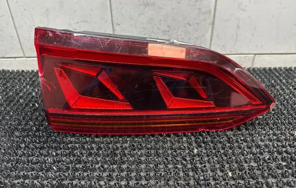 Volkswagen Touareg III Tailgate rear/tail lights 760945307 17093F