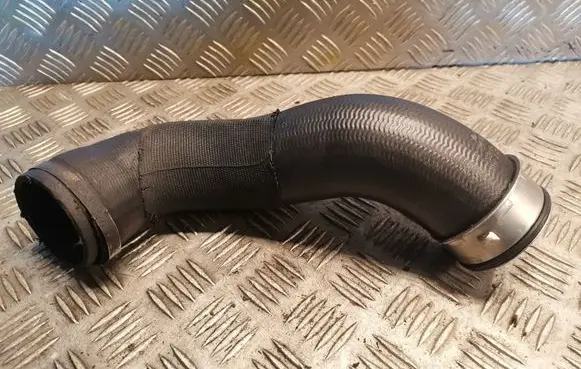 Mercedes-Benz E W211 Intercooler hose/pipe 2115282982
