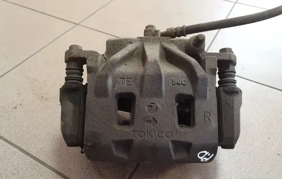 Subaru Outback (BS) Front brake caliper