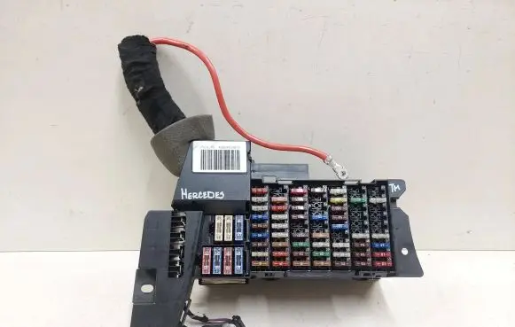 Mercedes-Benz B W245 Fuse box set 1695451740 40004429875