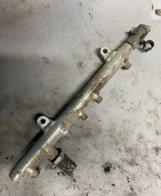 Renault Scenic II - Grand scenic II Fuel main line pipe 0281002522 8200347176