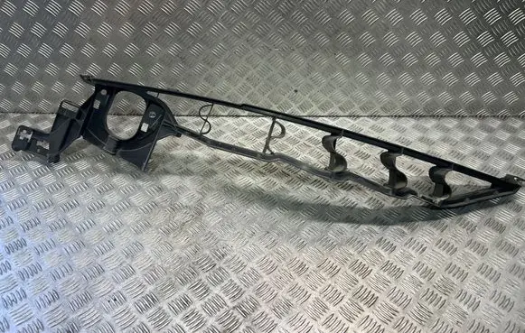 BMW X5 E70 Fender mounting bracket 7157989