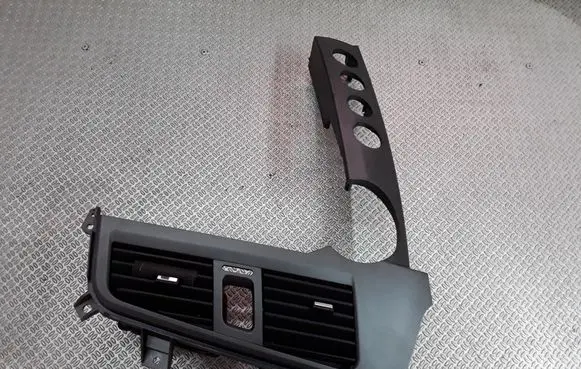 Dash center air vent grill