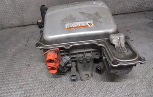 Toyota Prius (XW20) Voltage converter inverter G920047111 G927047040