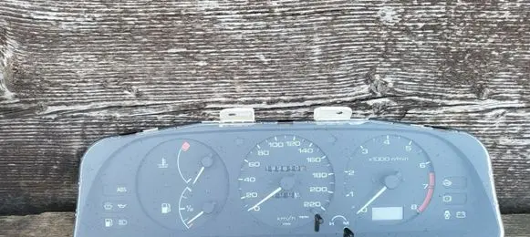 Nissan Primera Speedometer (instrument cluster) 88481581