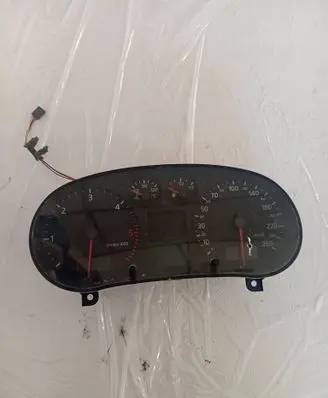 Audi A3 S3 8L Speedometer (instrument cluster) 8L0920900E