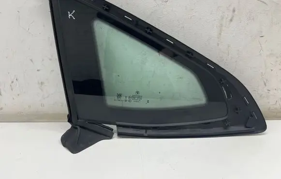BMW i4 Rear side window 7482993