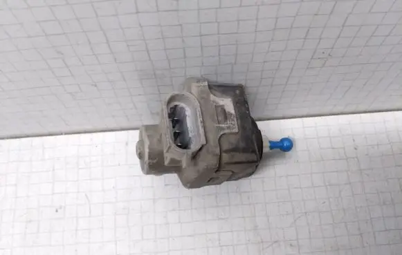 Nissan Almera Tino Headlight level adjustment motor 007878 7700420737