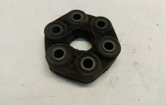 BMW 1 F40 Rear prop shaft donut coupling/joint 