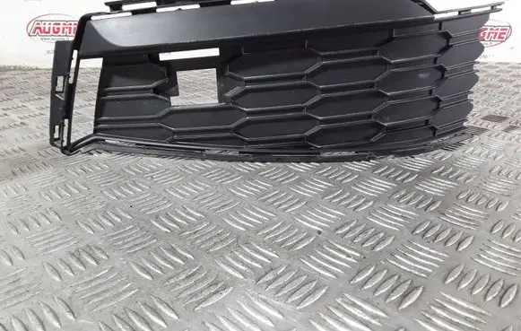 Skoda Kamiq Front bumper lower grill 658807368
