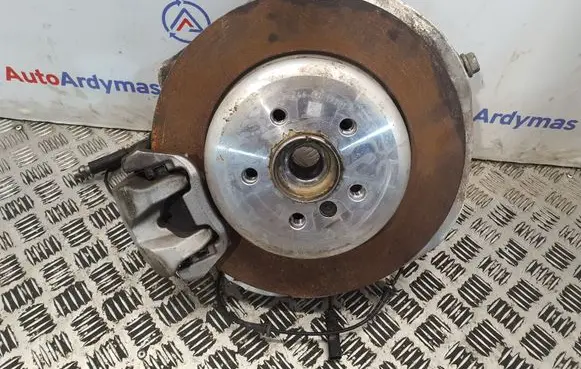 Rear wheel hub spindle/knuckle