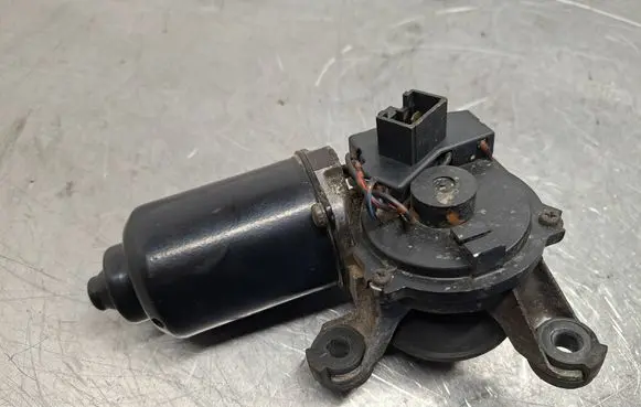 Toyota Hilux (N80, N90, N100, N110) Wiper motor
