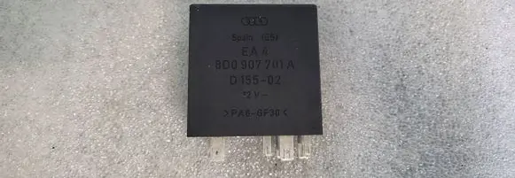 Audi A4 S4 B5 8D Other relay 8D0907701A D15502