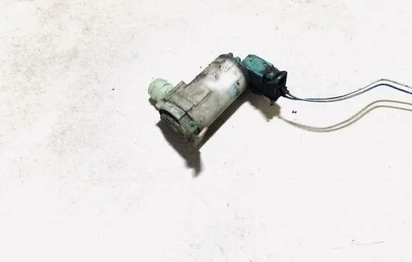 Nissan X-Trail T30 Windscreen/windshield washer pump 2224616a 2224616-a