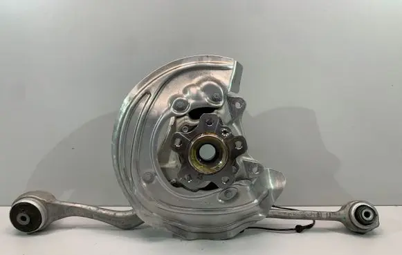 BMW X4 G02 Front wheel hub spindle knuckle 6882597