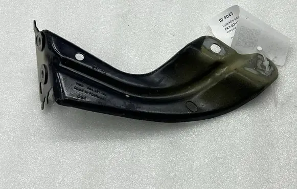 Volkswagen T-Roc Fender mounting bracket 2GA821136
