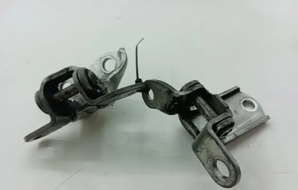 Toyota Avensis T250 Rear door hinge set 