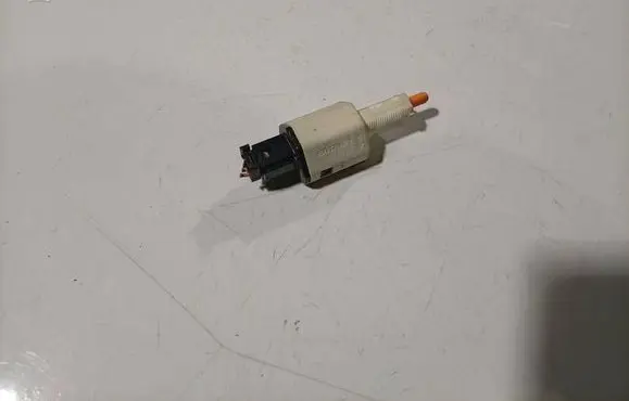 Renault Scenic III - Grand scenic III Brake pedal sensor switch 253200005R