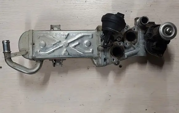 Skoda Octavia Mk2 (1Z) EGR valve cooler 03L13512CF