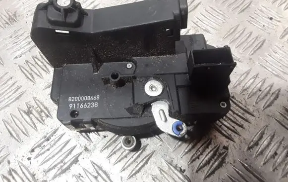 Opel Vivaro Loading door lock 8200008468