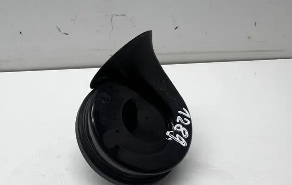 Volkswagen PASSAT B6 Horn signal 8E0951223