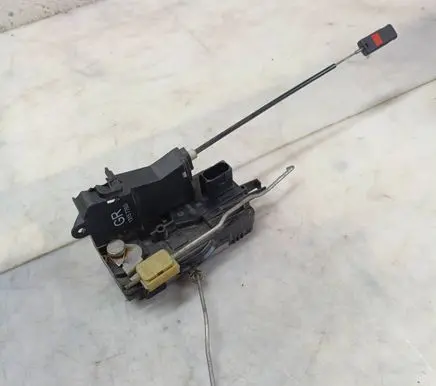 Opel Vectra C Front door lock 13157763