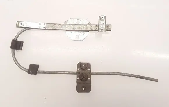 Rear door manual window regulator
