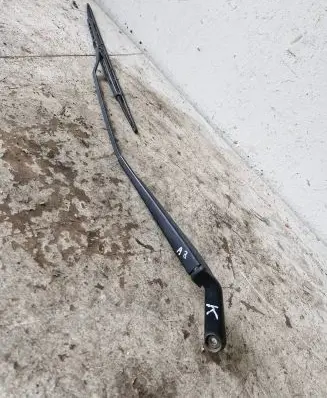 Audi A3 S3 8L Front wiper blade arm