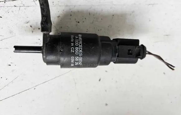 Mercedes-Benz Sprinter W901 W902 W903 W904 Windscreen/windshield washer pump A0008605826