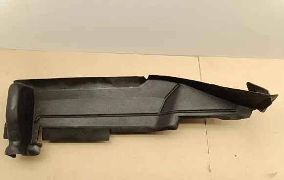 Audi Q3 8U Fender end trim 8U0821170