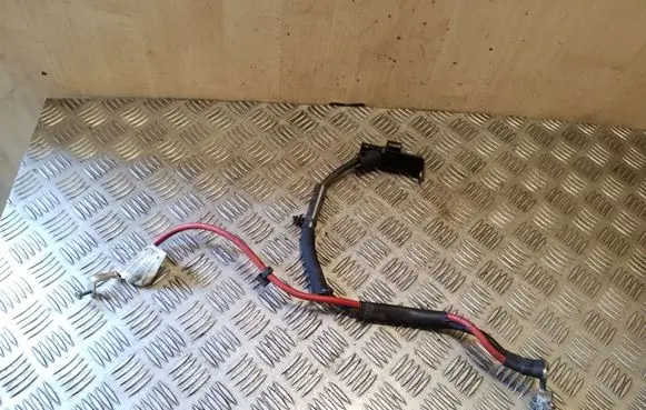 Volkswagen PASSAT B8 Positive cable (battery) 5Q0971228K