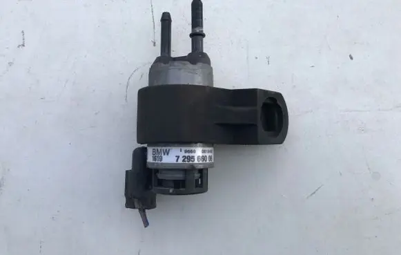 BMW 3 F30 F35 F31 AdBlue liquid reservoir 7295660