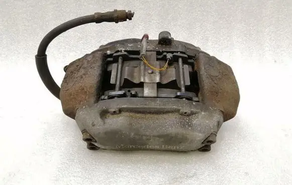 Mercedes-Benz E W211 Front brake caliper A0024202383